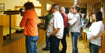 lange Warteschlangen